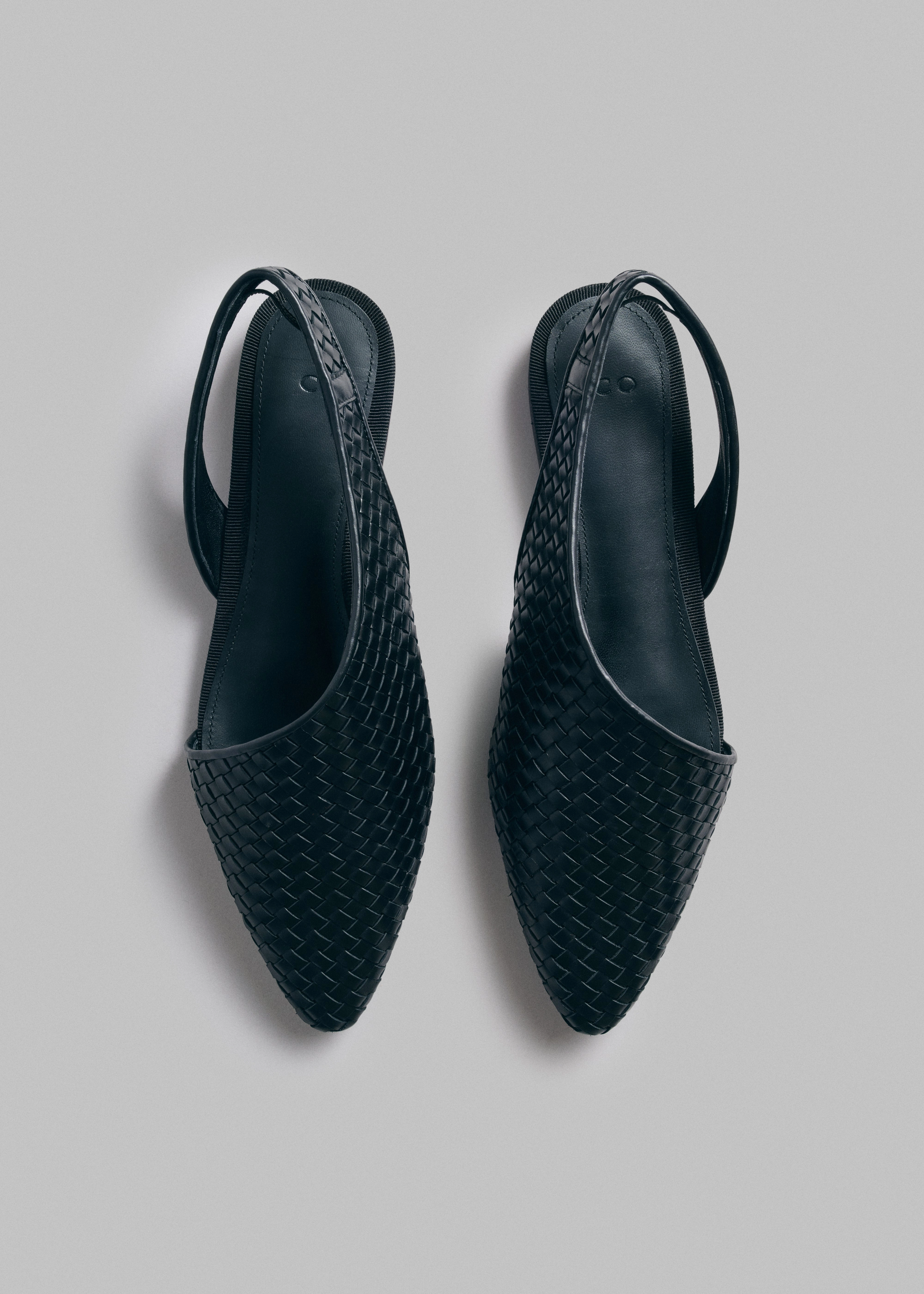 Slingback Flat in Basketweave Leather - Black